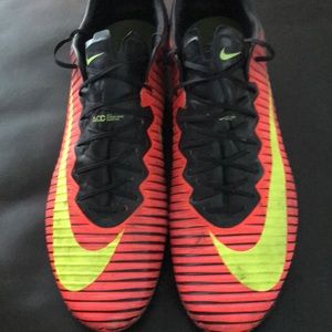 Nike mercurial outdoor soccer cleats size 11’5